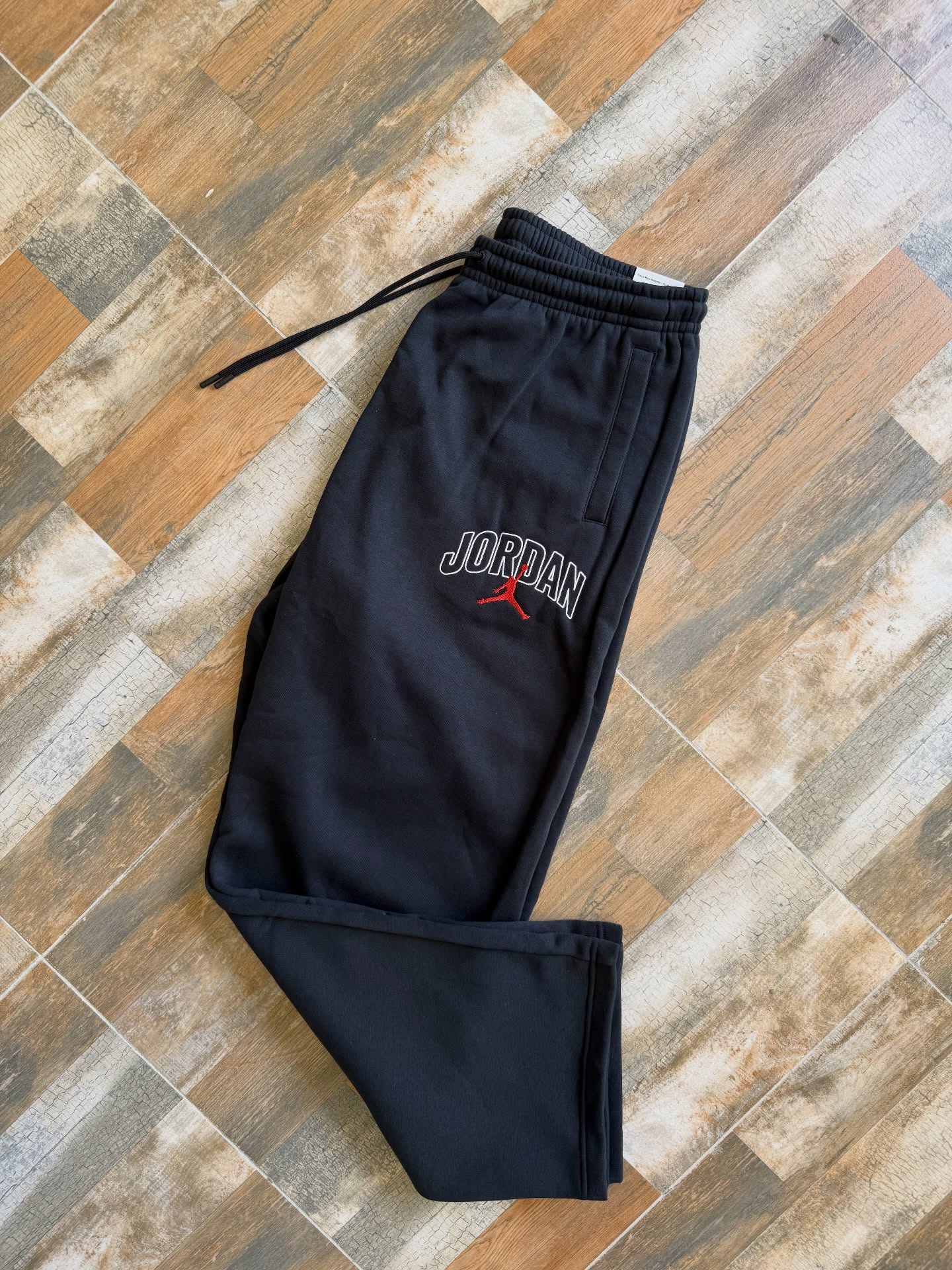Jordan Essentials Fleece Joggers – Black
