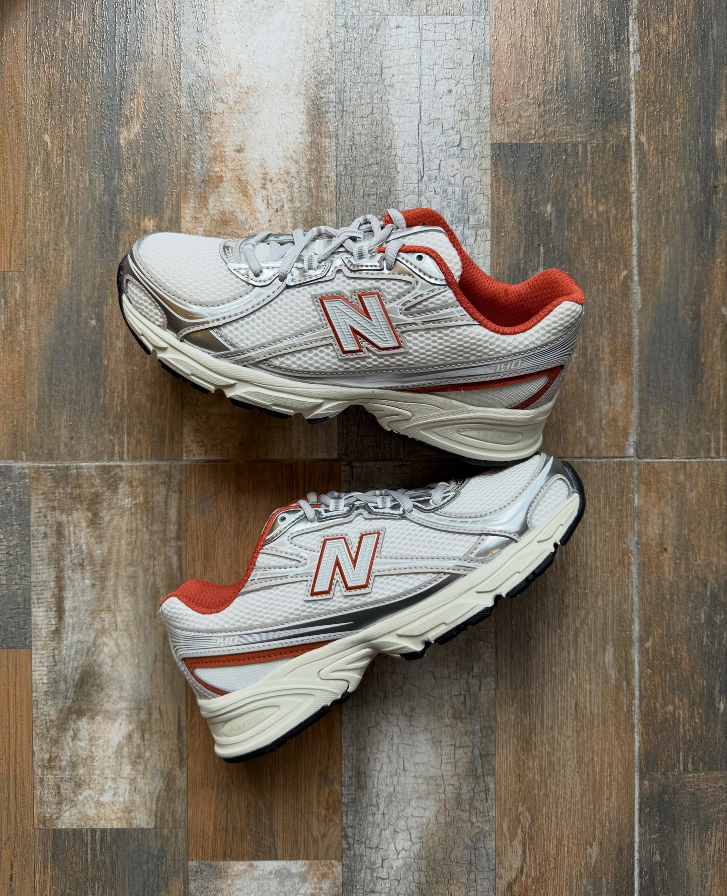 New Balance 740 White / Red