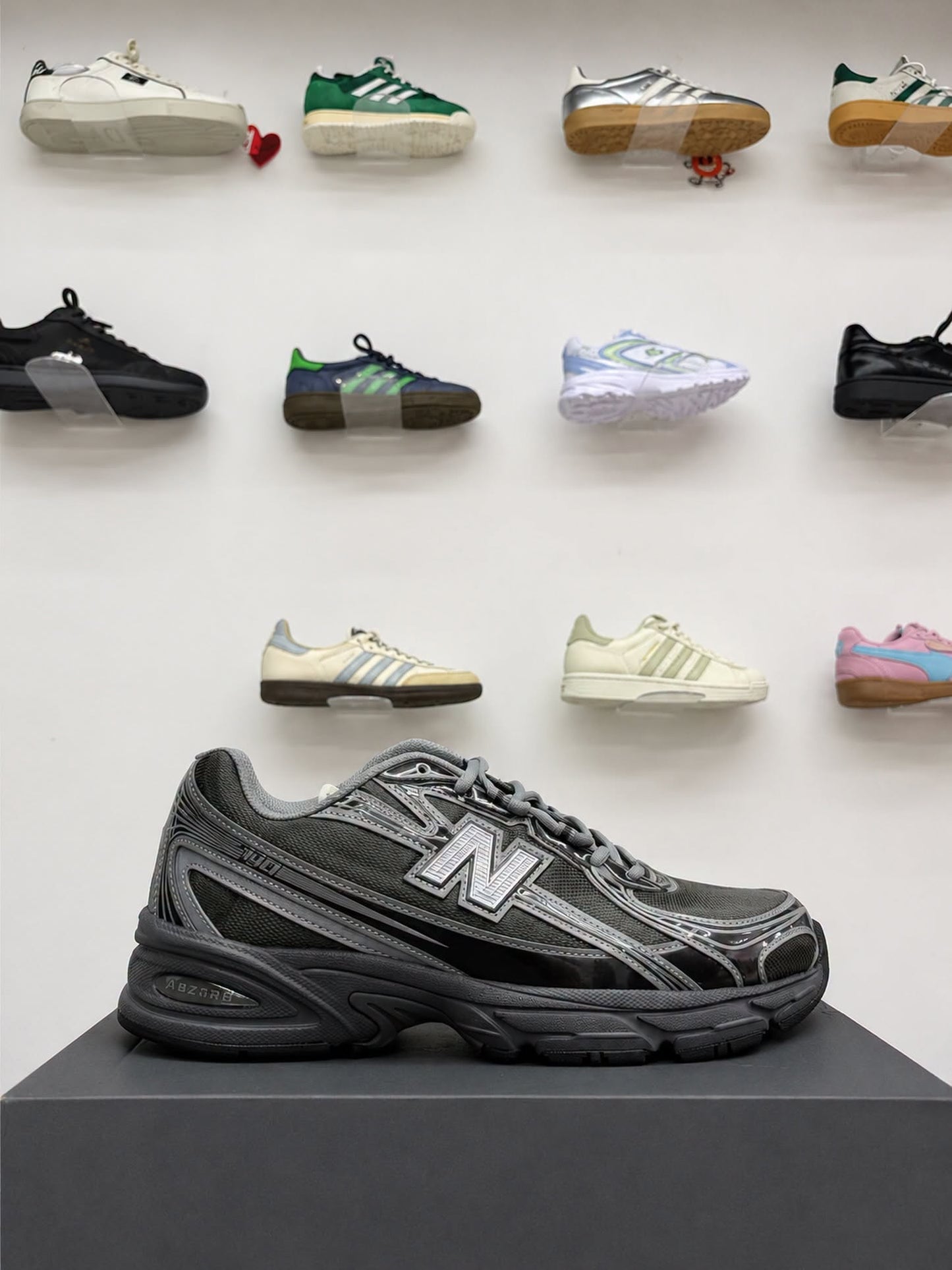 New Balance 740
