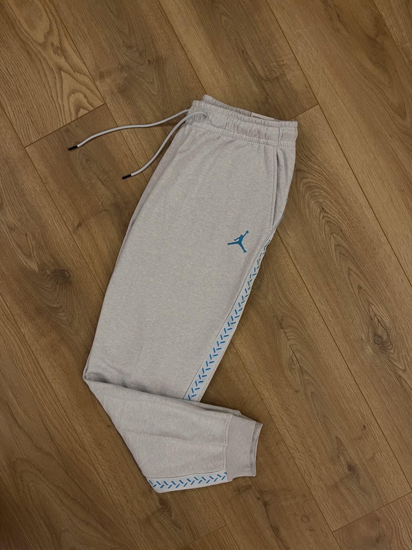 Jordan Essential Fleece Jogger – Light Grey/Blue
