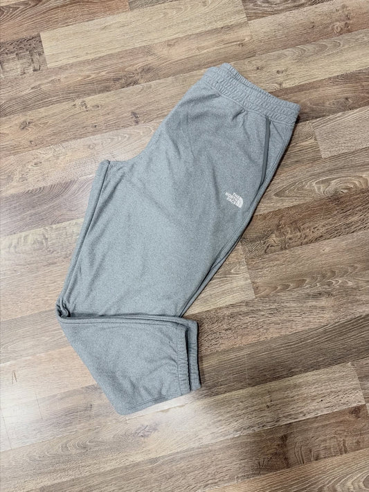 The North Face Essential Fleece Joggers – Heather Grey