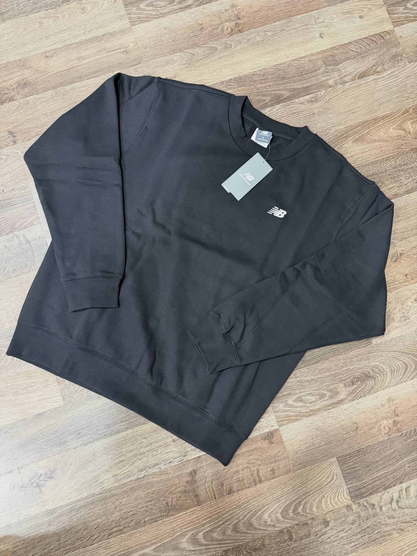 New Balance Essentials Fleece Crewneck Sweatshirt – Black