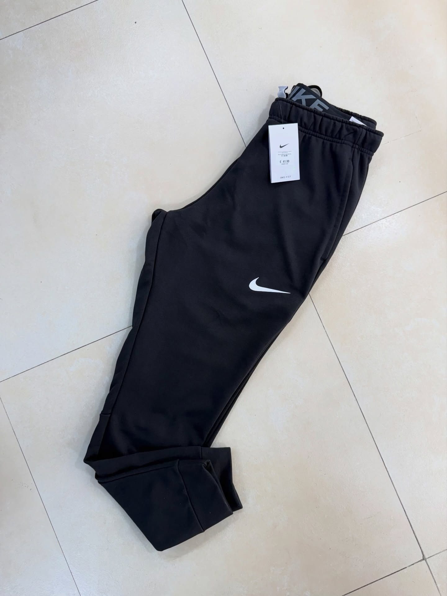 Nike Dri-FIT Tapered Joggers – Black