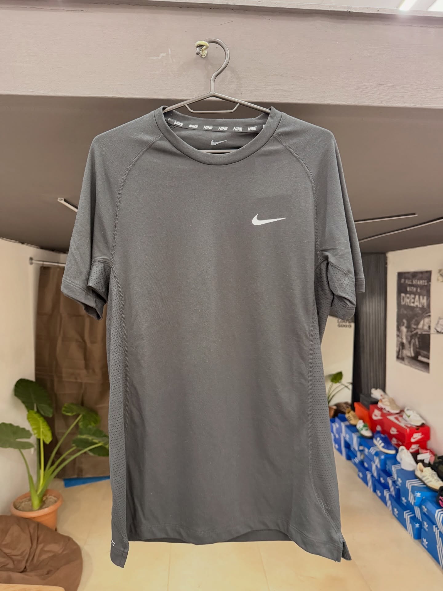 Nike Dri-FIT Training T-Shirt – Dark Grey