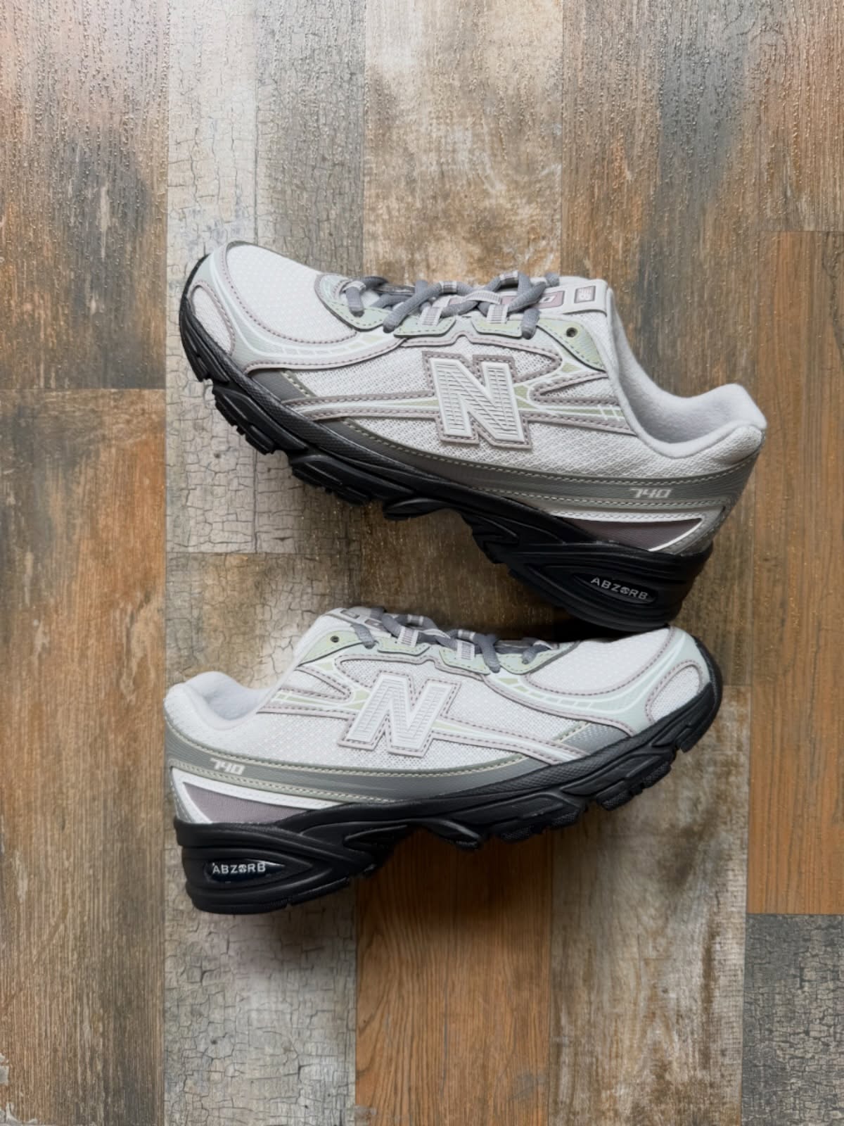New Balance 740 White/Grey
