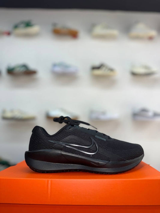 Nike Downshifter 13 Triple Black