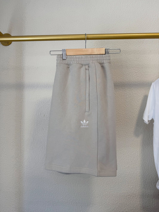 adidas Trefoil Fleece Shorts – Stone Beige