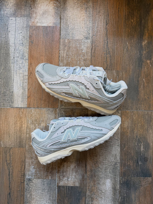 New Balance 204L Grey