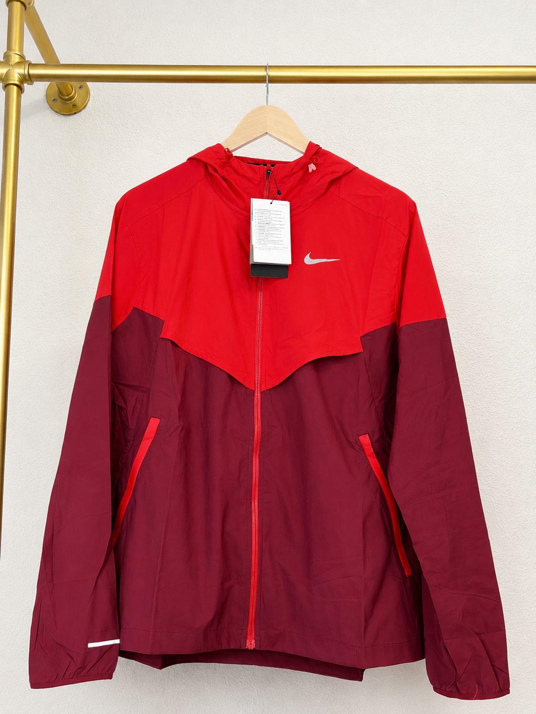 Nike Windrunner Hooded Running Jacket – Red/Burgundy